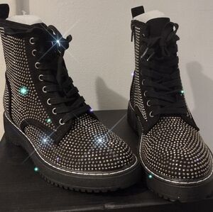NEW STEVE MADDEN Studded Black Ankle Boots
